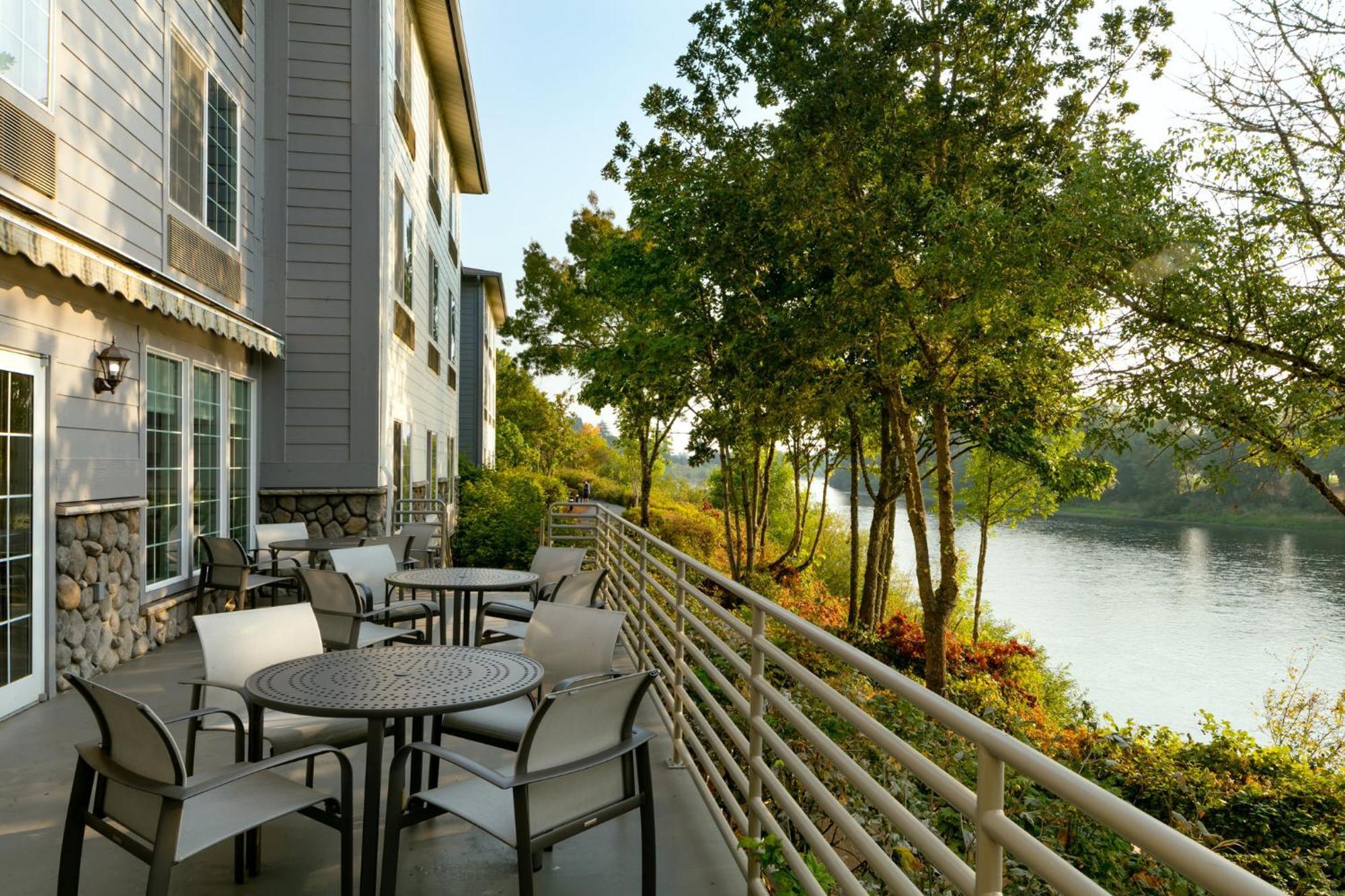 Holiday Inn Express Corvallis-On The River By Ihg Экстерьер фото